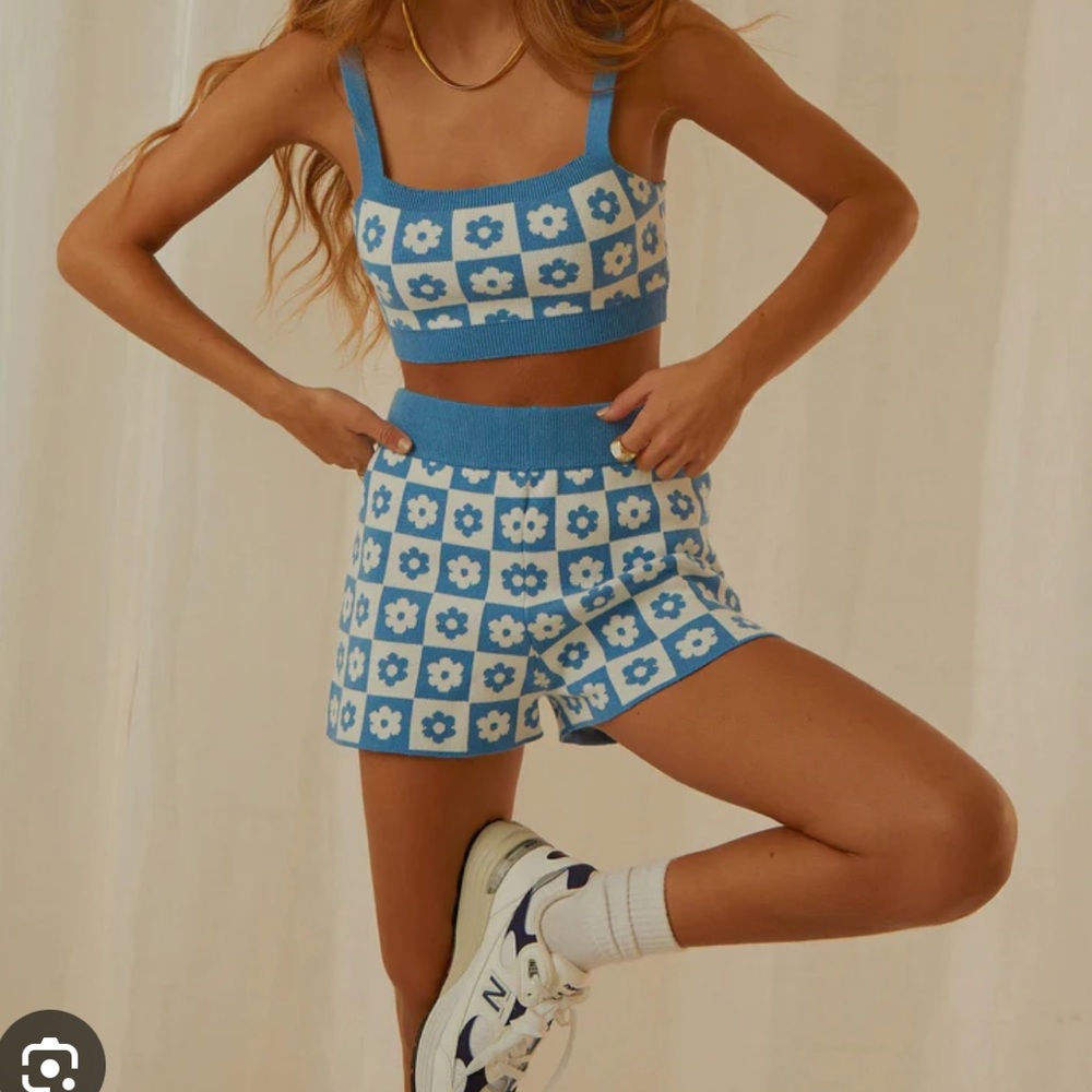 Peppermayo - Remix It Knit Crop - Mod Blue Floral - Size M-L (fits like S)